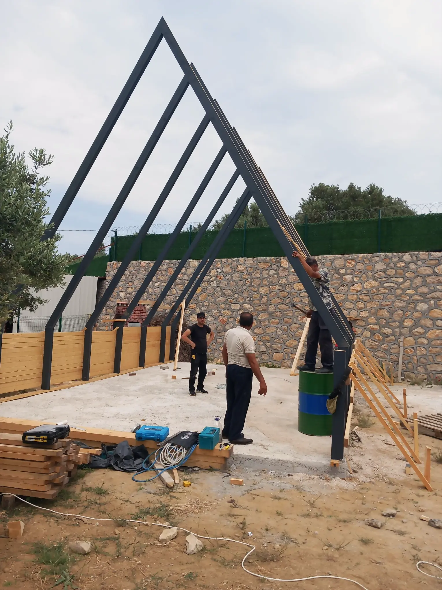 Çelik A-frame · dikim