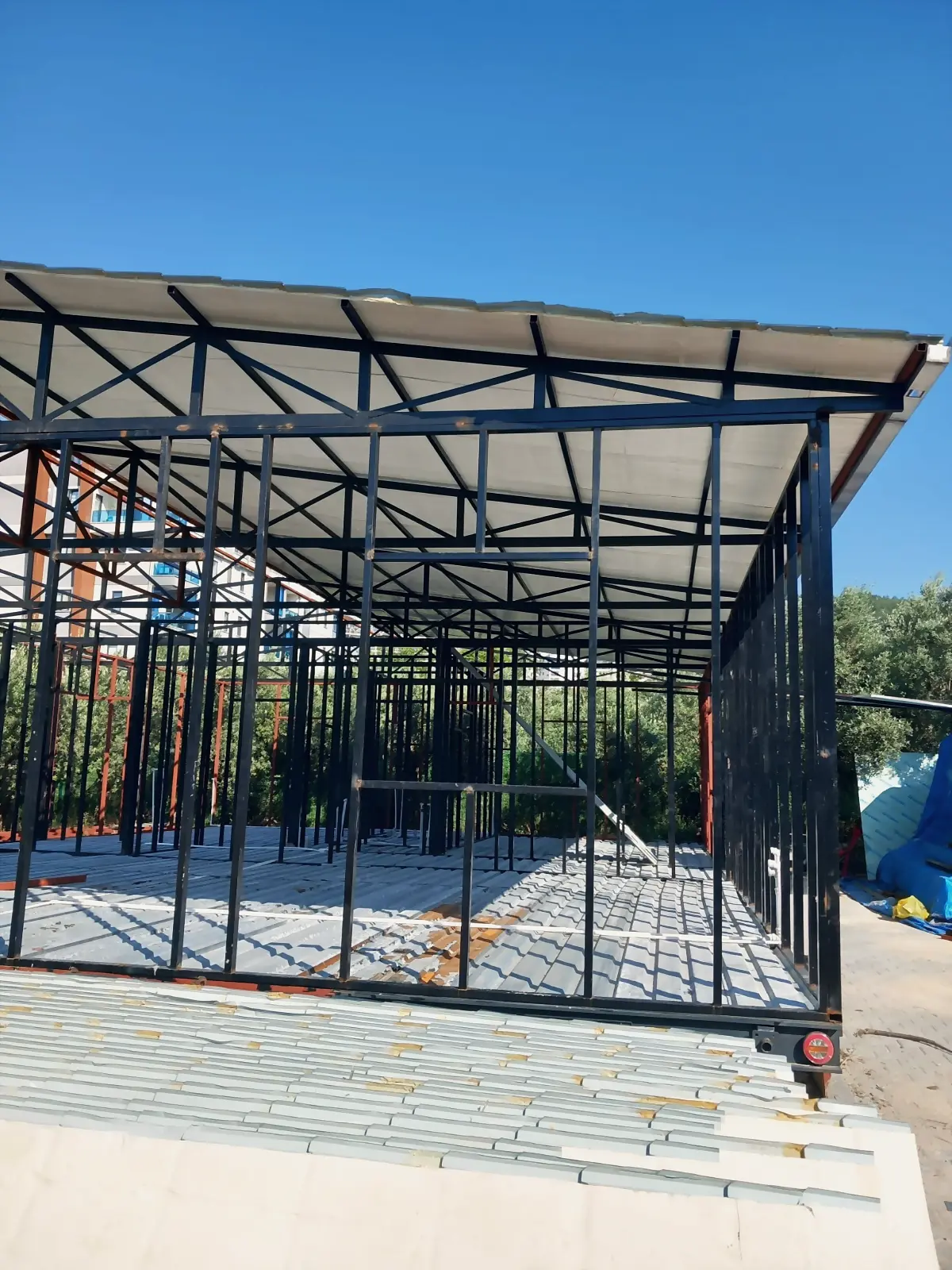 Çelik konstrüksiyon · çatı montajı