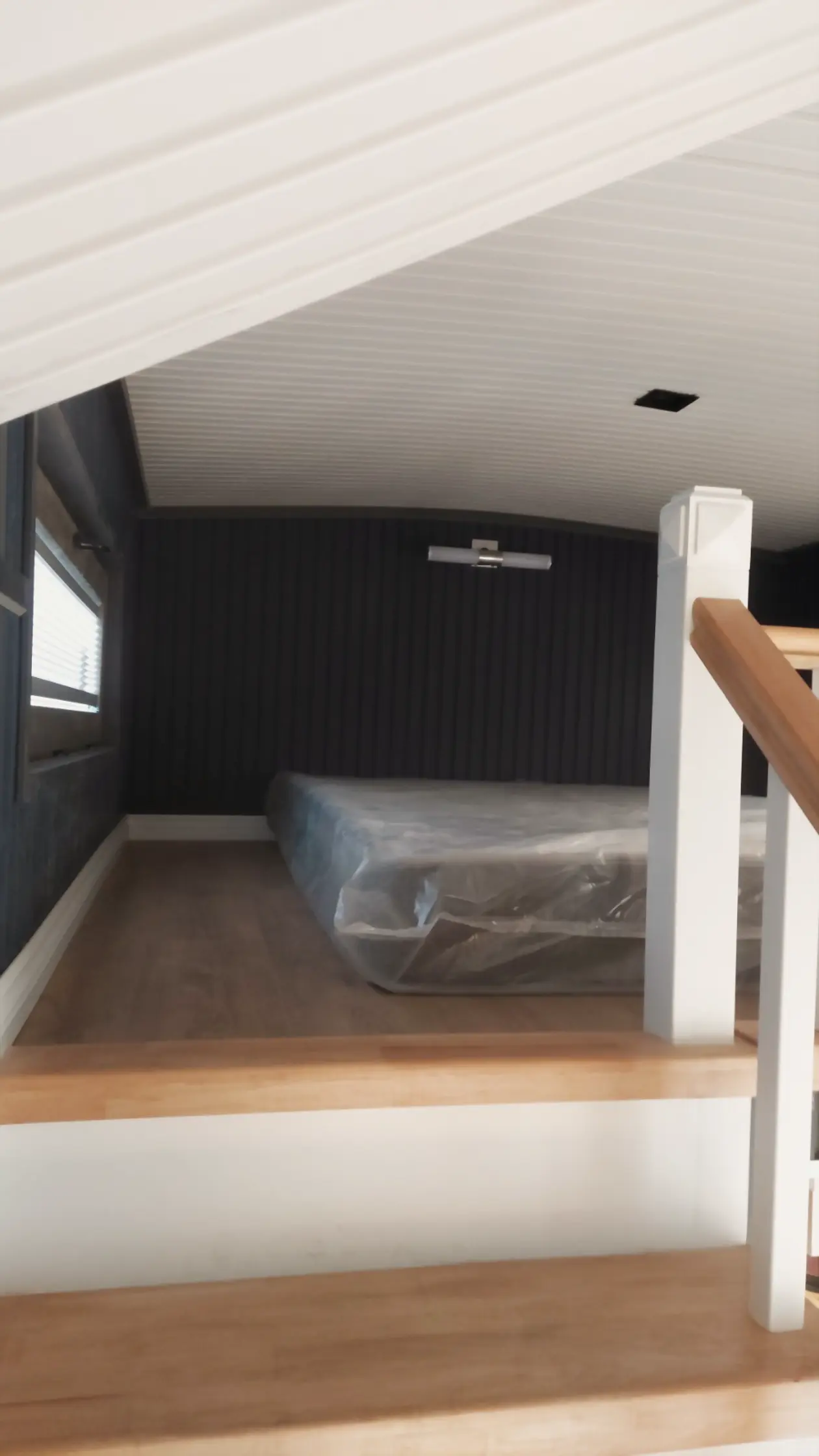 Tiny house · çatı katı yatak